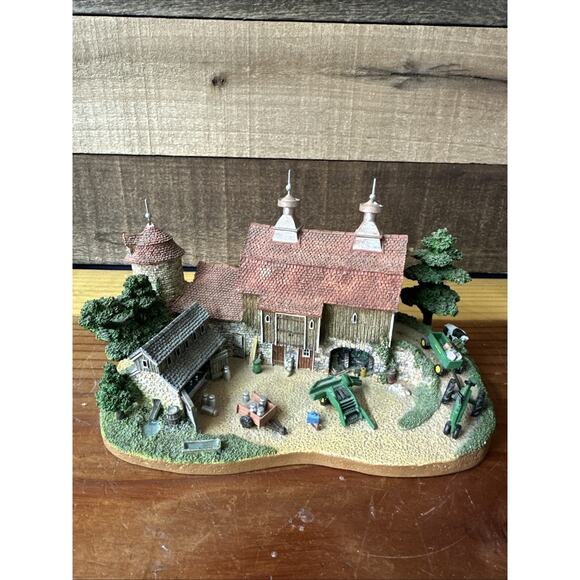 Danbury Mint - THE PASTURE FARMS - John Deere Figurine Sculpture Building - Picture 1 of 9